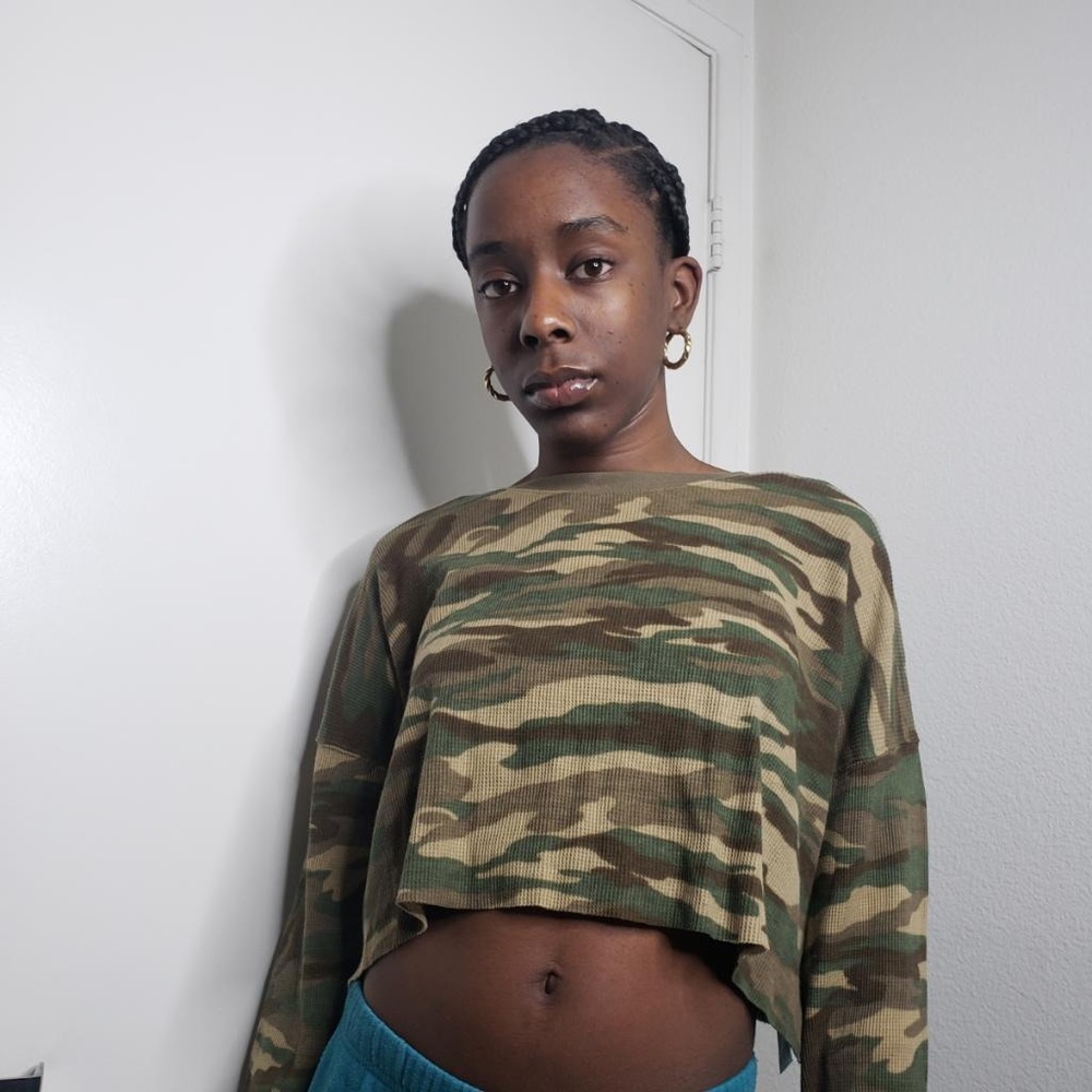 F21 CAMO LONG SLEEVE CROP TOP 🌳